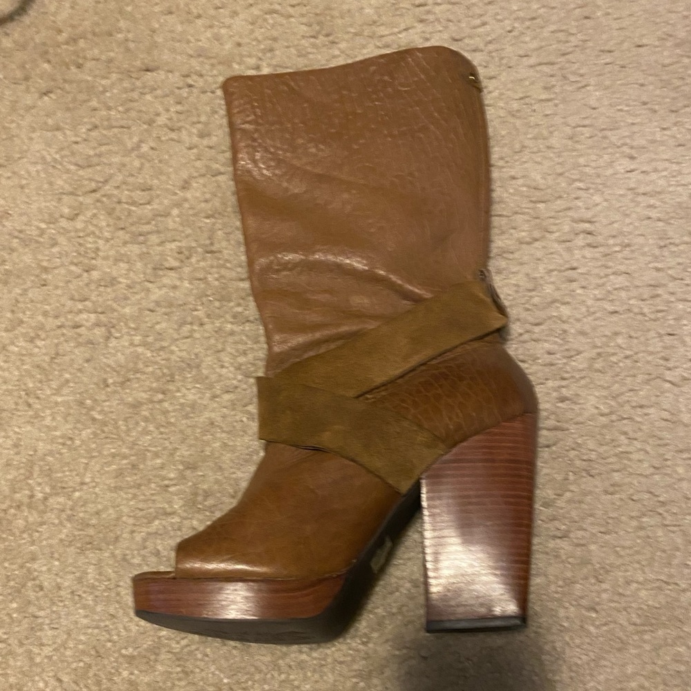 Women’s brown leather boots size 10